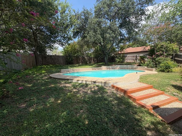 14527 Waddesdon Bluff, San Antonio, TX 78233