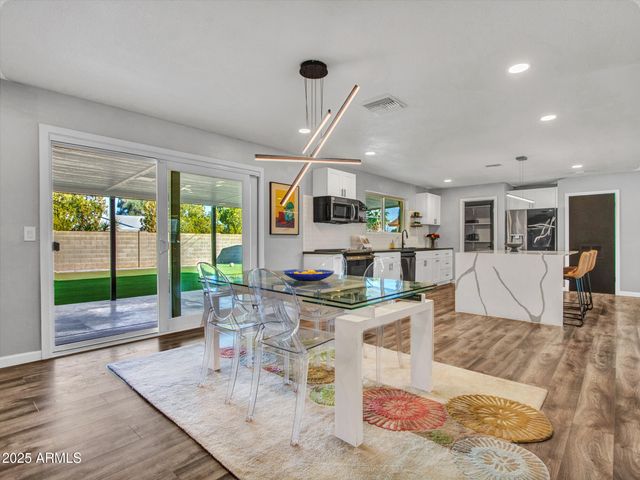 3010 E YUCCA Street, Phoenix, AZ 85028