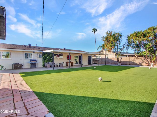 3010 E YUCCA Street, Phoenix, AZ 85028