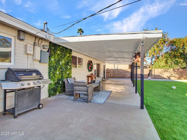 3010 E YUCCA Street, Phoenix, AZ 85028