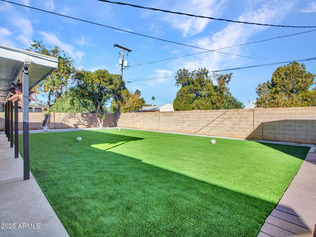 3010 E YUCCA Street, Phoenix, AZ 85028