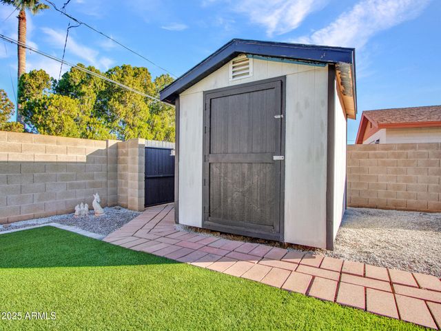 3010 E YUCCA Street, Phoenix, AZ 85028