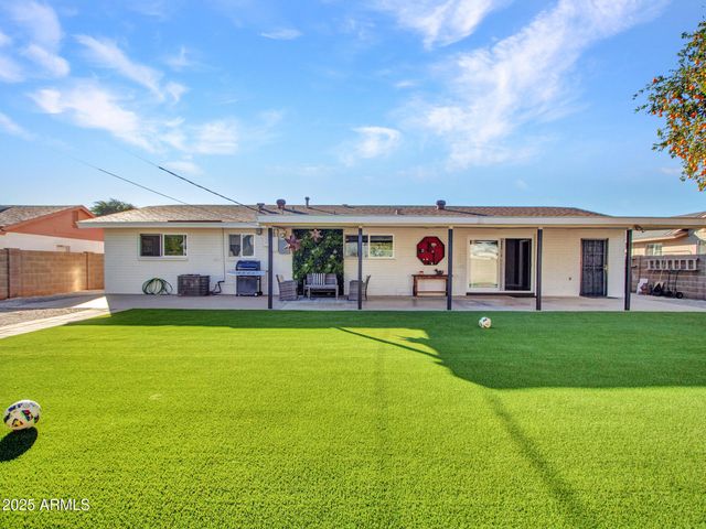 3010 E YUCCA Street, Phoenix, AZ 85028