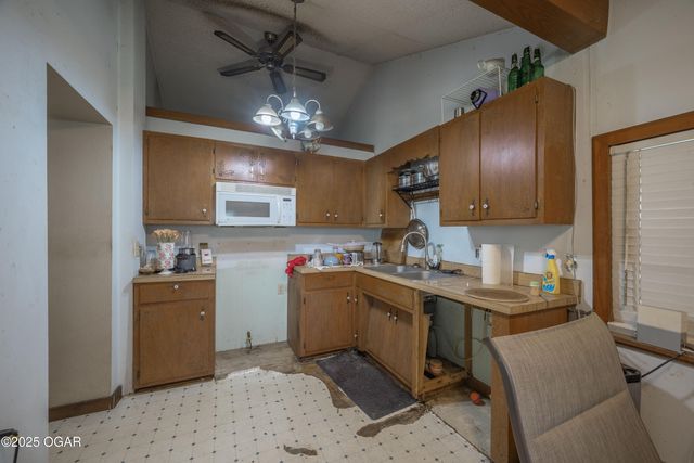 1021 Glendale Road, Joplin, MO 64804