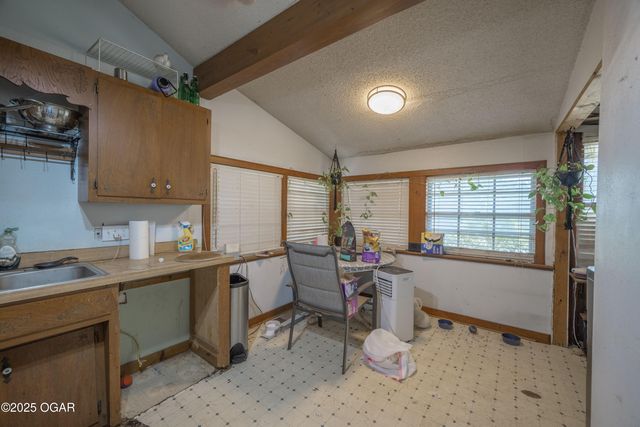 1021 Glendale Road, Joplin, MO 64804