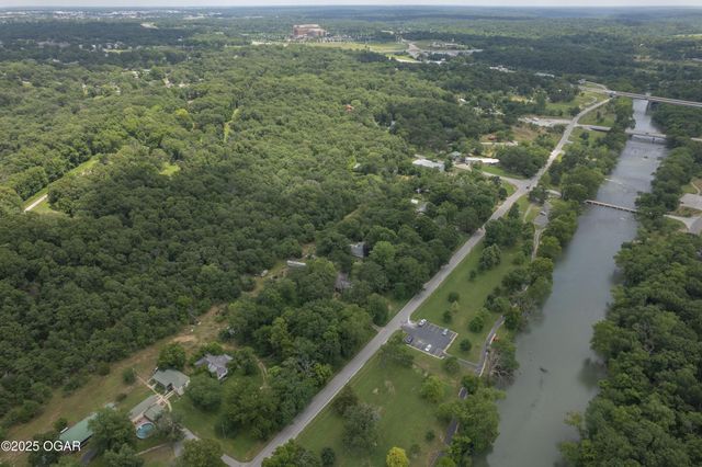 1021 Glendale Road, Joplin, MO 64804