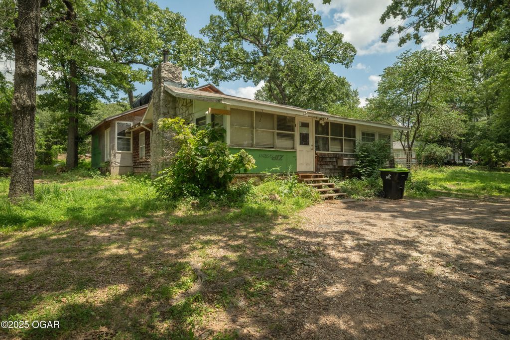 1021 Glendale Road, Joplin, MO 64804