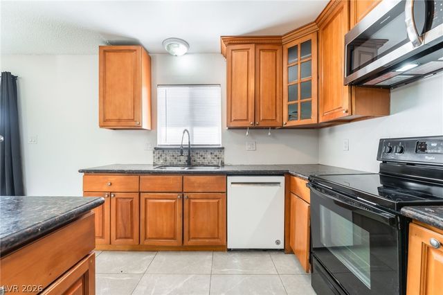 2163 Golden Arrow Drive, Las Vegas, NV 89169