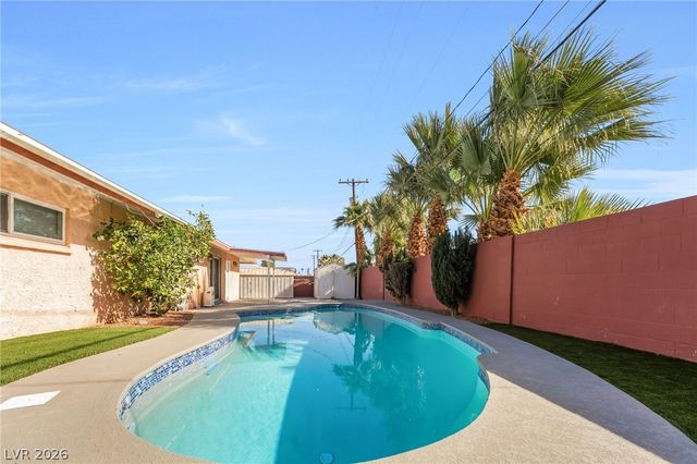 2163 Golden Arrow Drive, Las Vegas, NV 89169