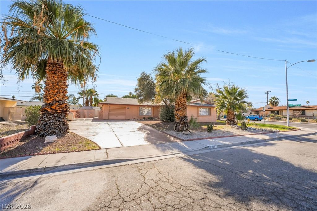 2163 Golden Arrow Drive, Las Vegas, NV 89169