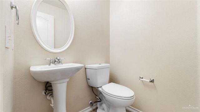 2316 Fairmont Avenue, Mcallen, TX 78504