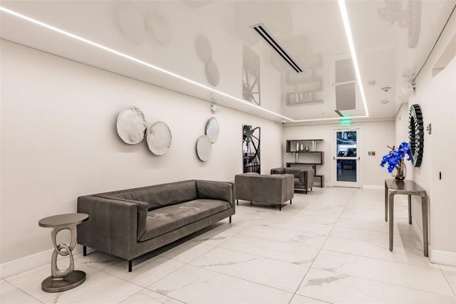 340 Sunset Drive 608, Fort Lauderdale, FL 33301