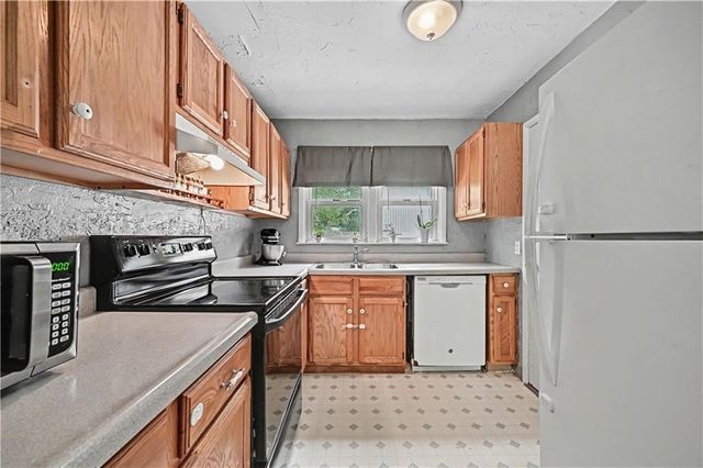 100 NE 73rd Street, Gladstone, MO 64118