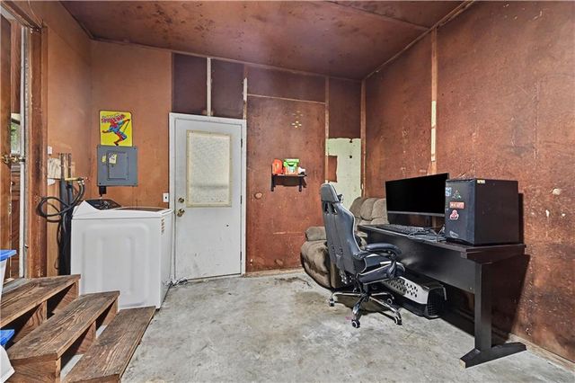 100 NE 73rd Street, Gladstone, MO 64118