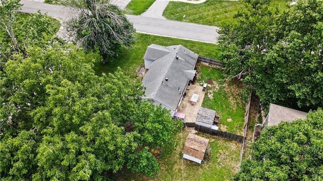 100 NE 73rd Street, Gladstone, MO 64118