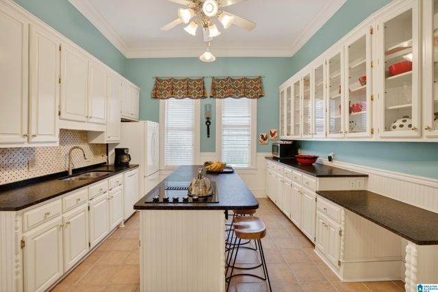 200 S NORTON AVENUE, Sylacauga, AL 35150