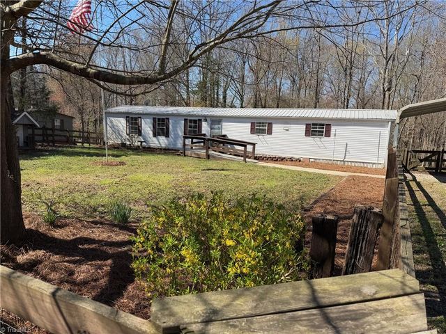 2050 Pondarosa Drive, Kernersville, NC 27284