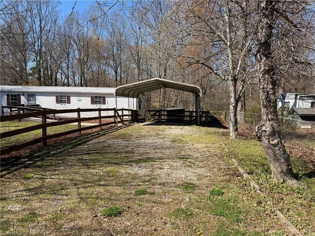 2050 Pondarosa Drive, Kernersville, NC 27284