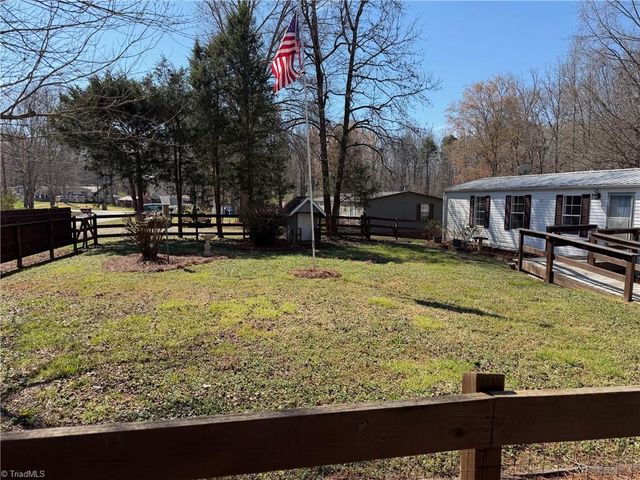 2050 Pondarosa Drive, Kernersville, NC 27284