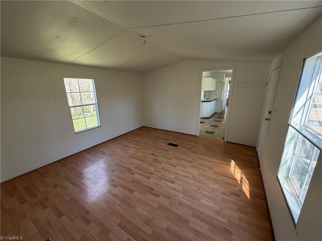 2050 Pondarosa Drive, Kernersville, NC 27284