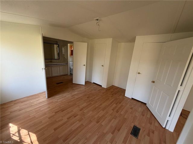 2050 Pondarosa Drive, Kernersville, NC 27284