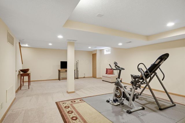 9298 Auburn Court, Powell, OH 43065