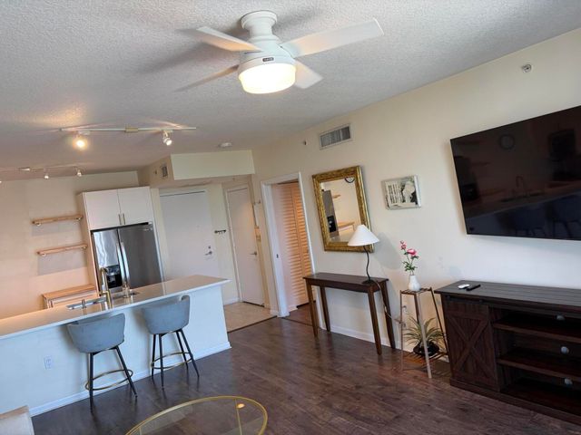 1551 N Flagler Drive 808, West Palm Beach, FL 33401