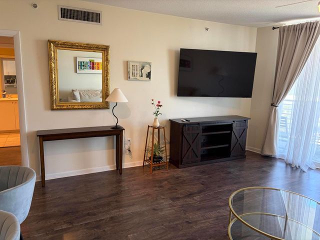 1551 N Flagler Drive 808, West Palm Beach, FL 33401