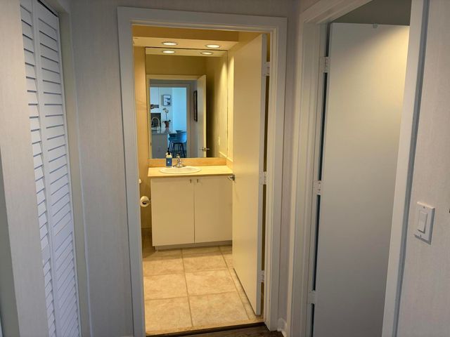 1551 N Flagler Drive 808, West Palm Beach, FL 33401