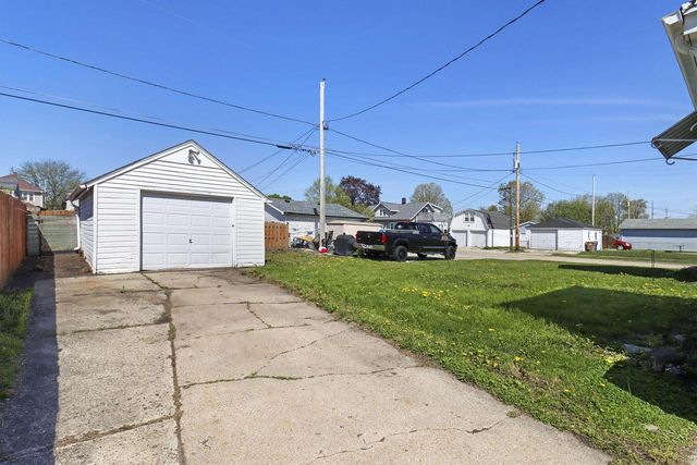 6804 34th AVENUE, Kenosha, WI 53142