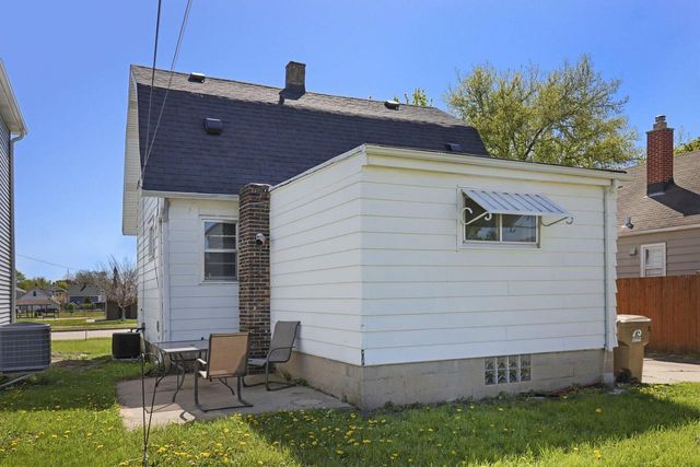 6804 34th AVENUE, Kenosha, WI 53142