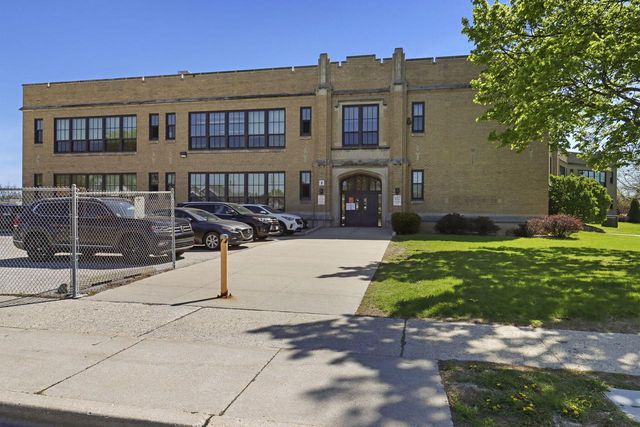 6804 34th AVENUE, Kenosha, WI 53142