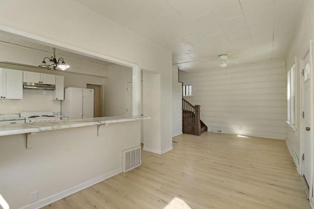 6804 34th AVENUE, Kenosha, WI 53142