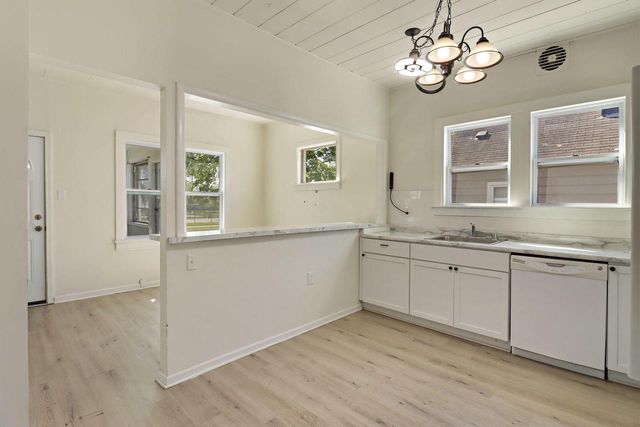 6804 34th AVENUE, Kenosha, WI 53142