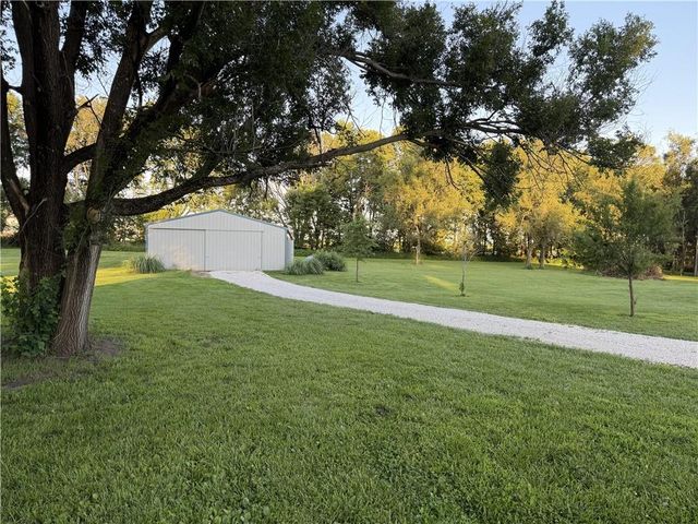 24761 Chiles Road, Paola, KS 66071