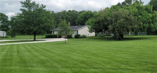 24761 Chiles Road, Paola, KS 66071