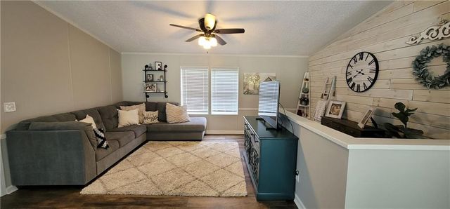 24761 Chiles Road, Paola, KS 66071