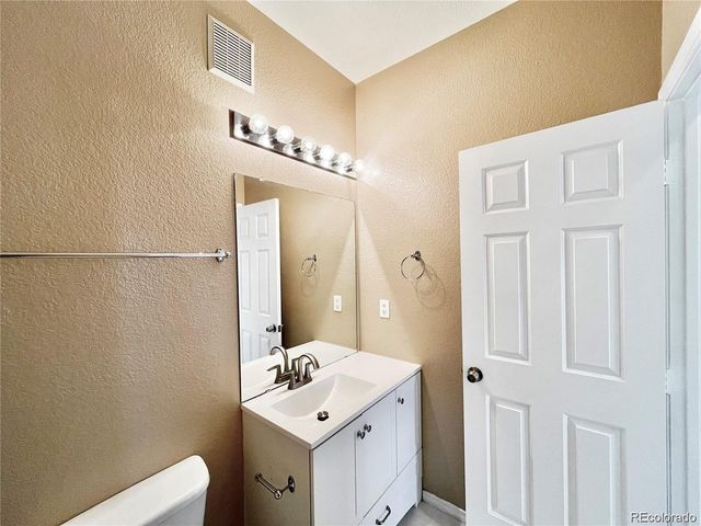 6725 S Winnipeg Cir 106, Aurora, CO 80016