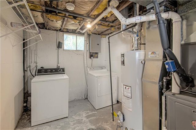 404 NE Castle Drive, Lee's Summit, MO 64063