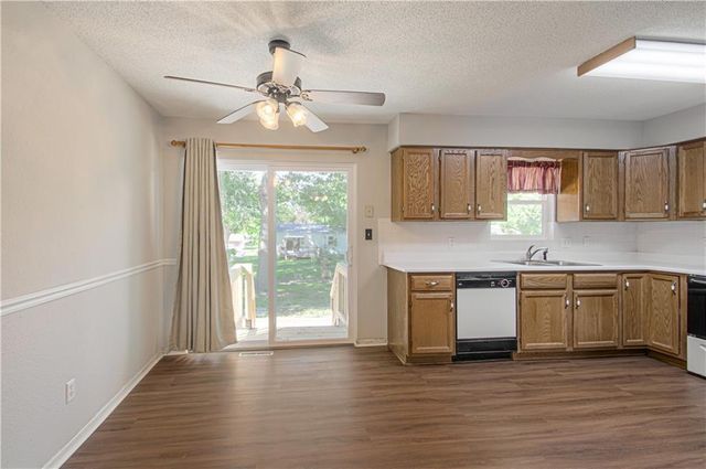 404 NE Castle Drive, Lee's Summit, MO 64063