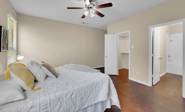 137 Flat Creek Drive, Robinson, TX 76706