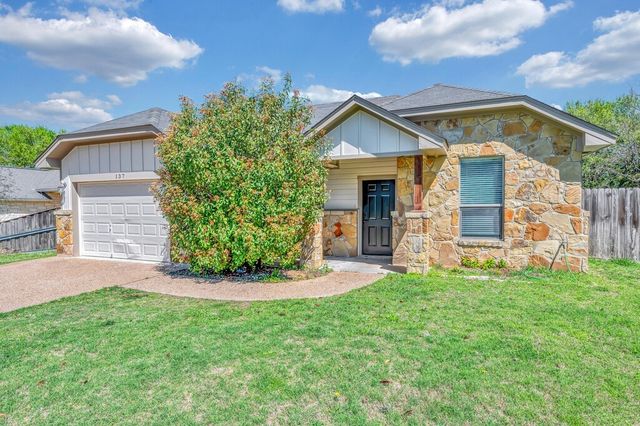 137 Flat Creek Drive, Robinson, TX 76706