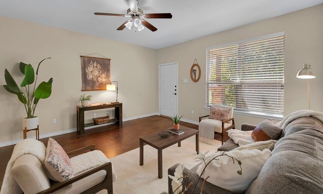 137 Flat Creek Drive, Robinson, TX 76706