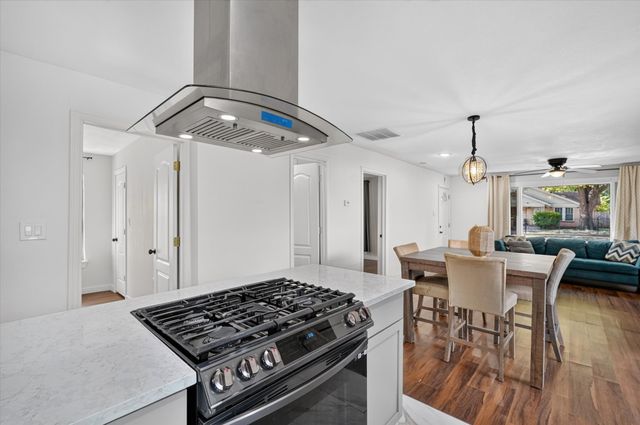 2739 Kingston Street, Dallas, TX 75211
