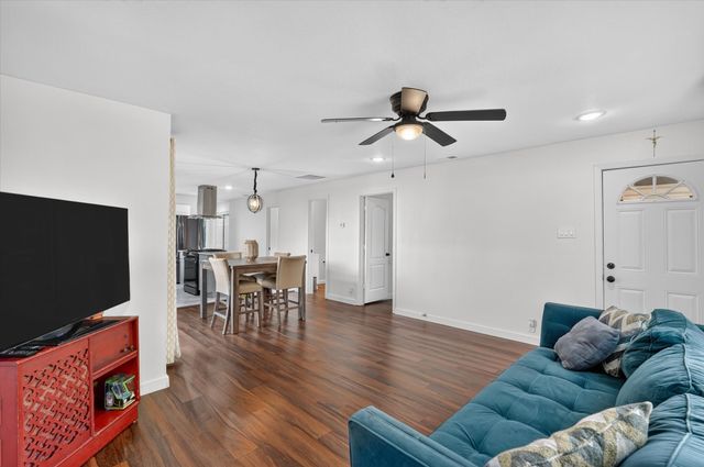 2739 Kingston Street, Dallas, TX 75211