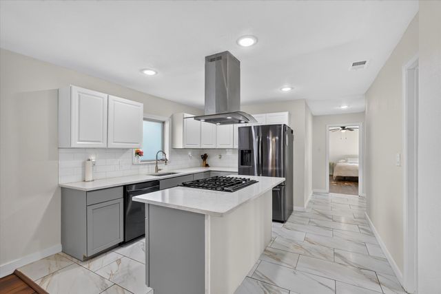 2739 Kingston Street, Dallas, TX 75211