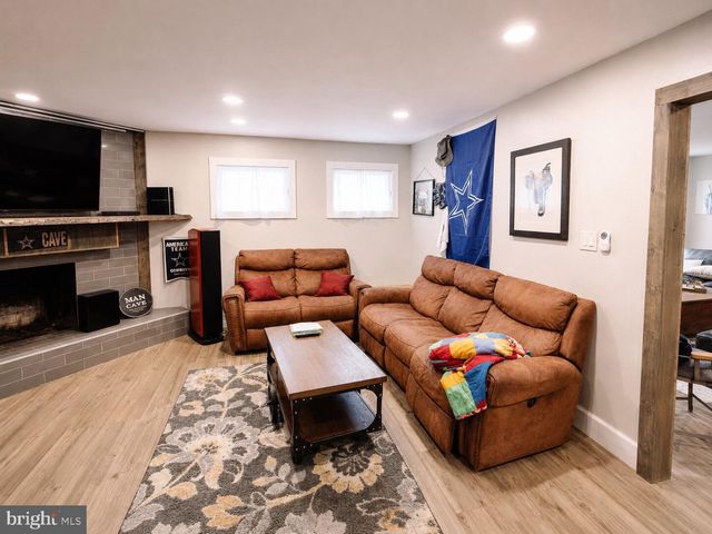 138 CRESTVIEW DR, Willingborough, NJ 08046