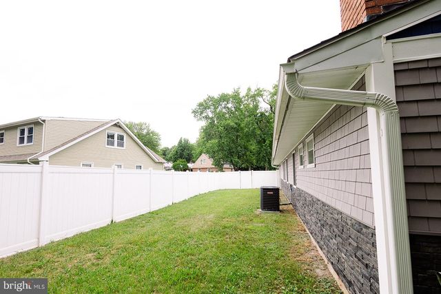 138 CRESTVIEW DR, Willingborough, NJ 08046