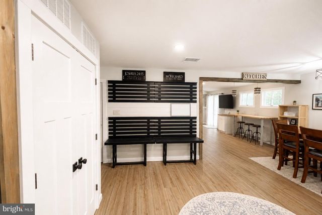 138 CRESTVIEW DR, Willingborough, NJ 08046