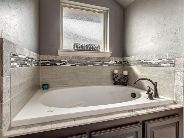 8720 NW 109th Terrace, Oklahoma City, OK 73162